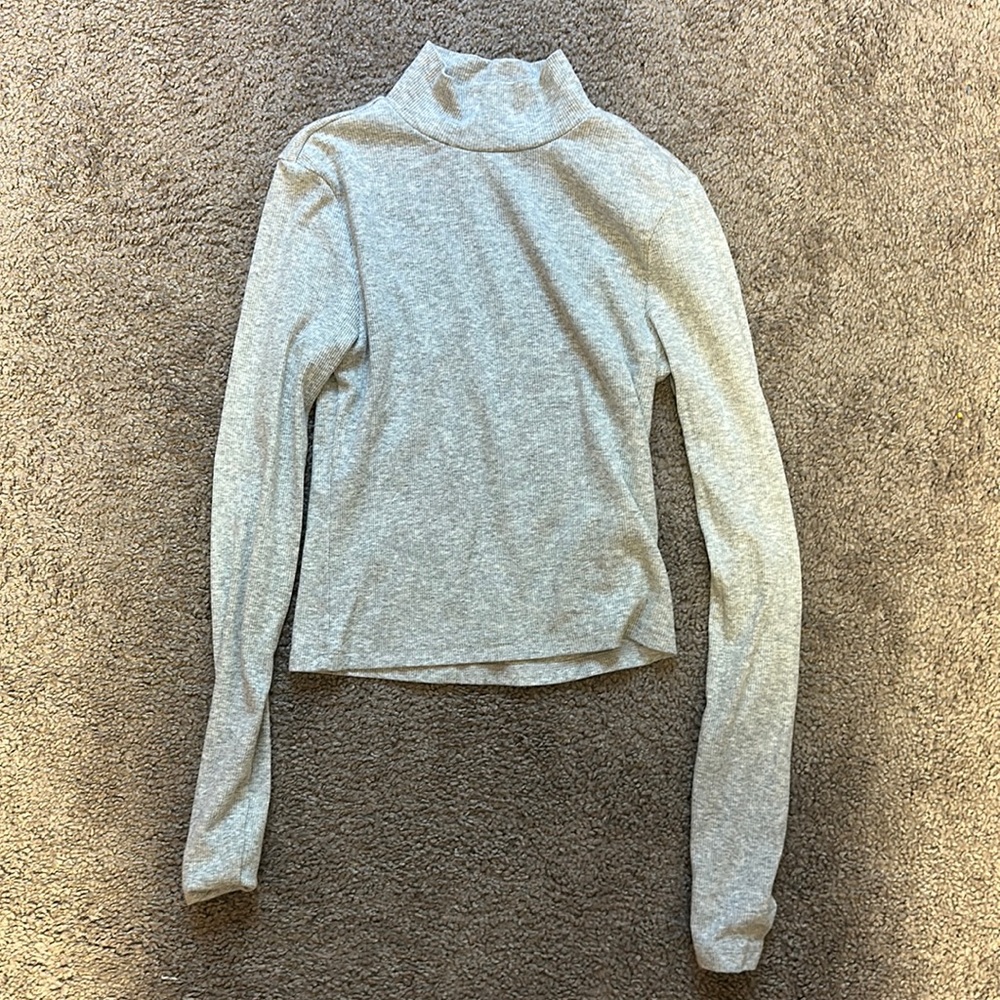 Grey American eagle turtle neck